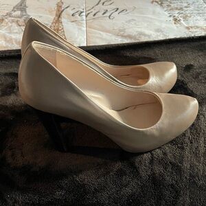 Franco Sarto Women's Tan Heels